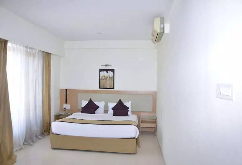 Отель Zip By Spree Hinjewadi