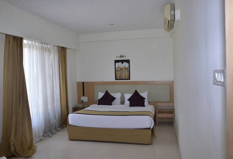 Отель Zip By Spree Hinjewadi