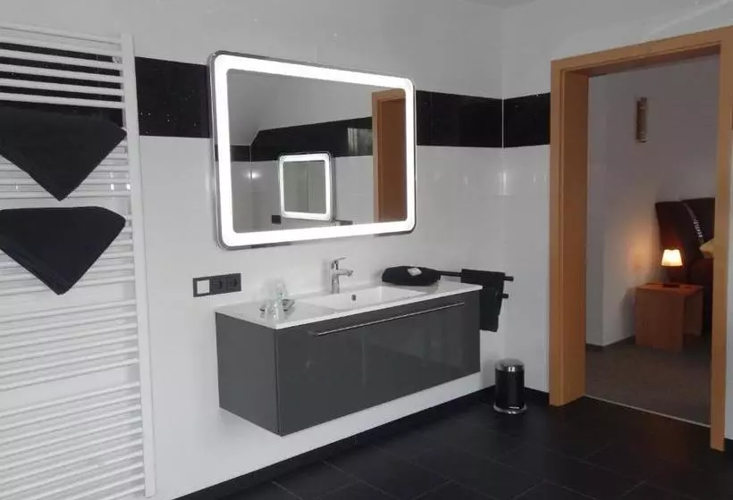 酒店 Zur Wasserburg