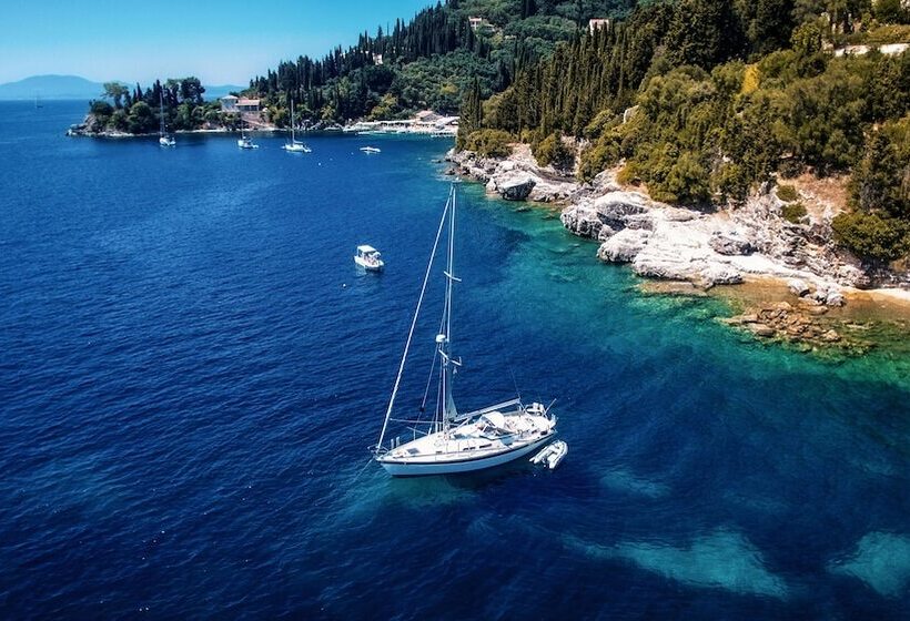 Nasos Hotel & Resort