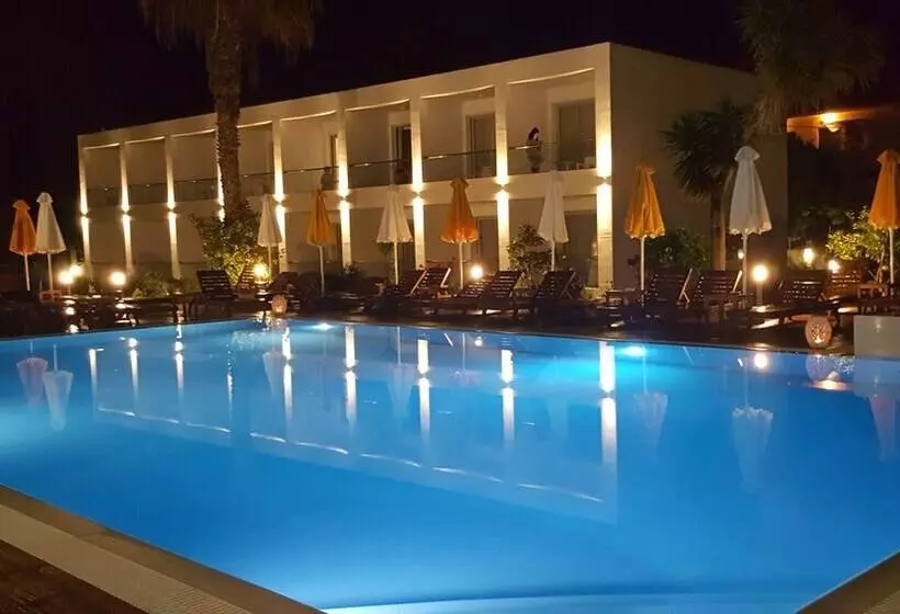 Nasos Hotel & Resort