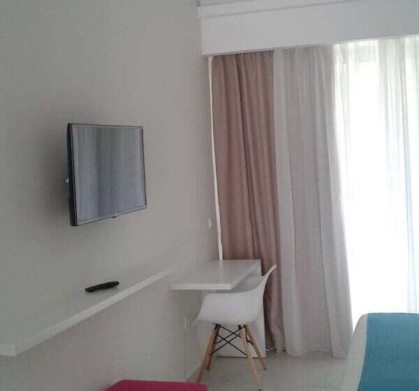 Nasos Hotel & Resort