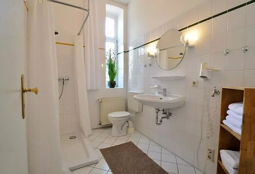 膳宿费 Gastehaus Schlossgarten