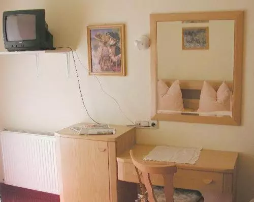 膳宿费 Gasthof Zum Brunnen