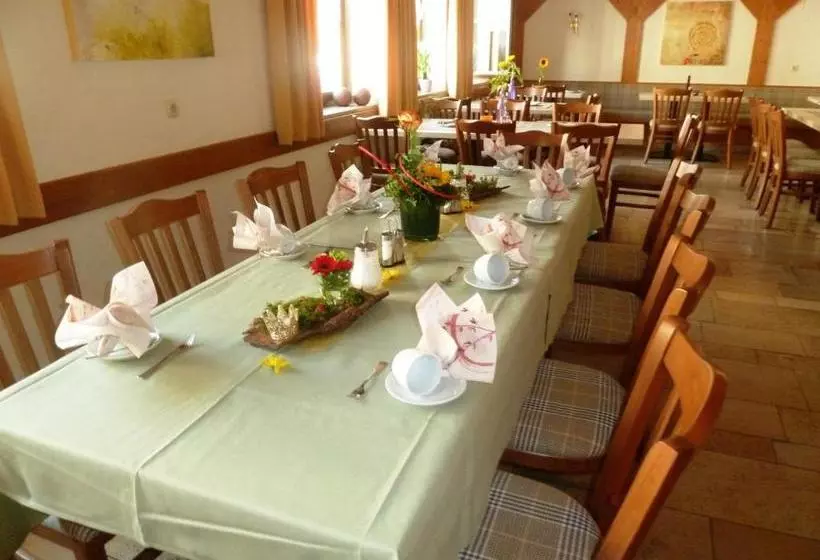 膳宿费 Gasthof Zum Brunnen