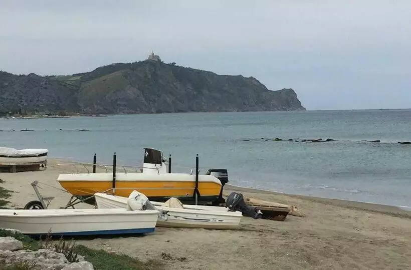 ベッドアンドブレックファースト Le Stelle Del Tirreno