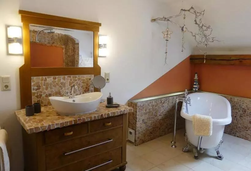 Blumenwerkstatt Mit Sauna Und Jacuzzi