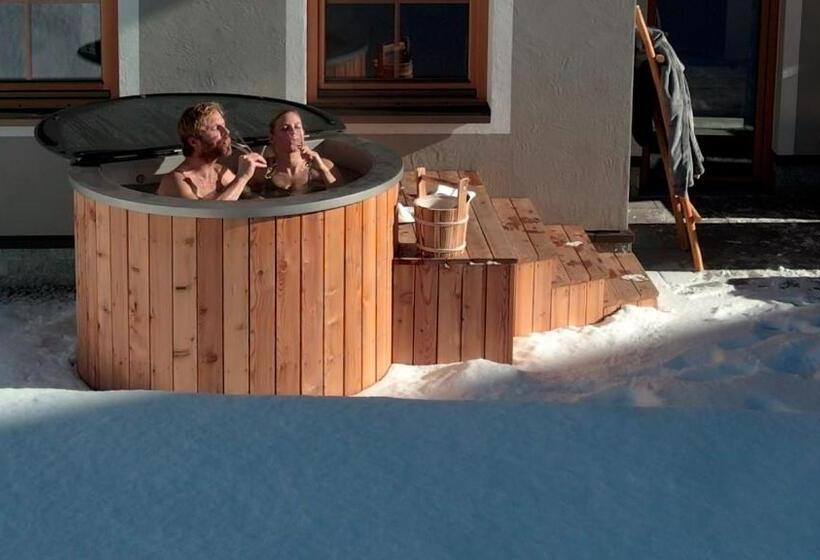 Engadin Chalet Private Spa Retreat & Appart St Moritz Val Bever