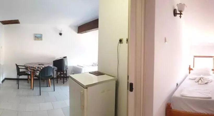 هتل Lazur