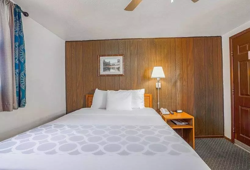 Love Hotels On Silver Street At Hurley Wi