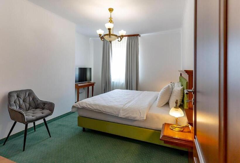 بنسيون San Gennaro