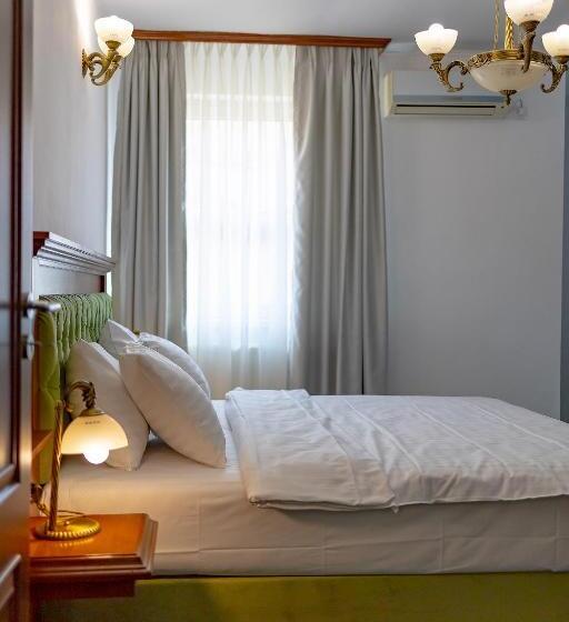 بنسيون San Gennaro