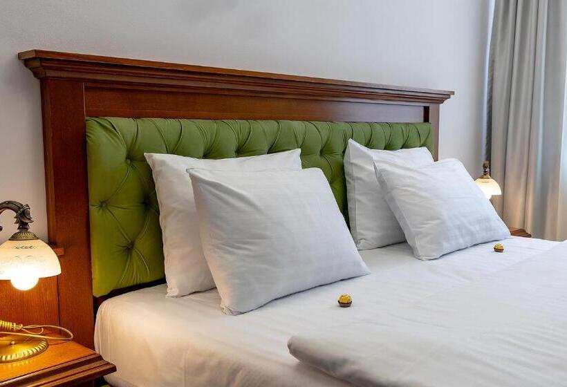 بنسيون San Gennaro