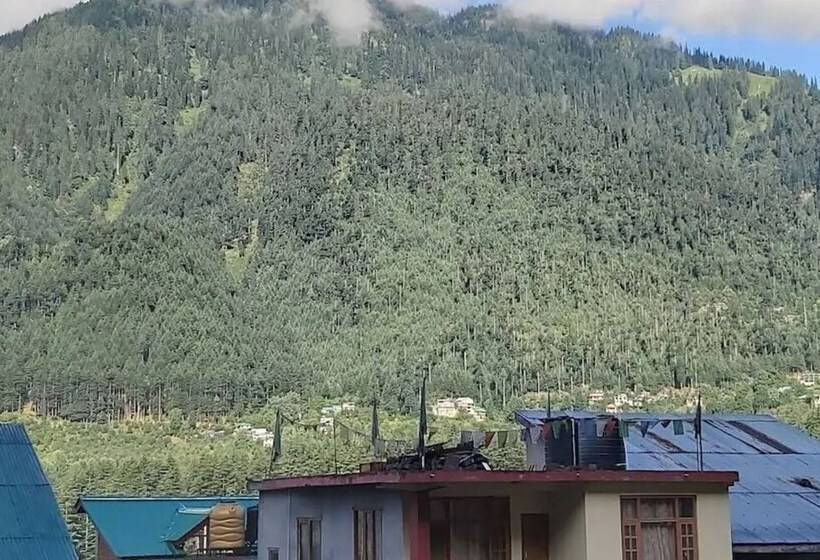Goroomgo Bros Hostel Manali