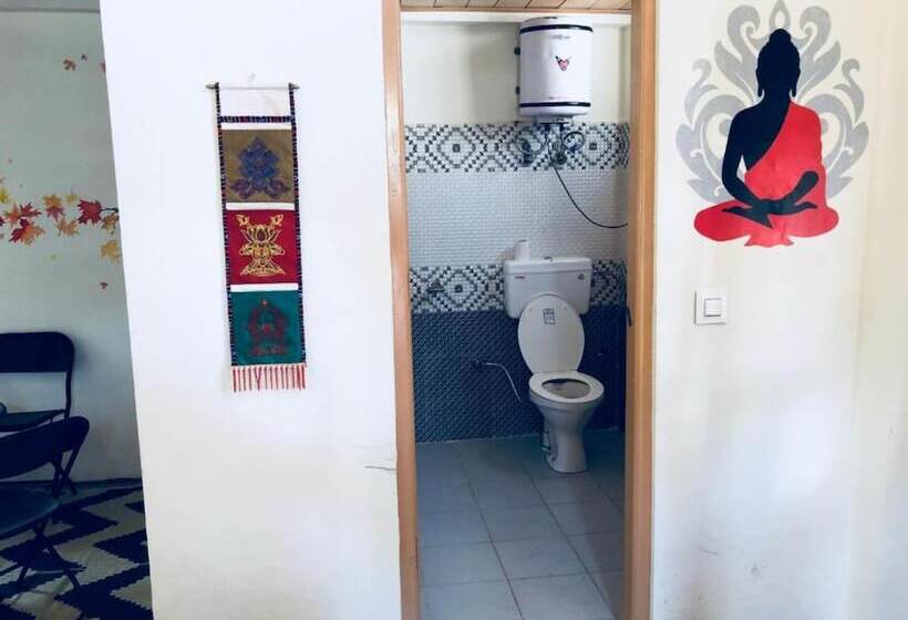 Goroomgo Bros Hostel Manali