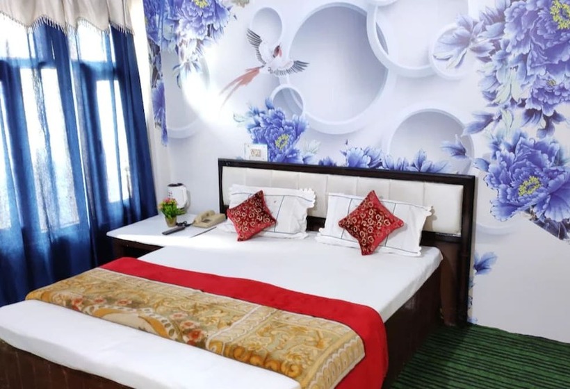 Goroomgo Bros Hostel Manali