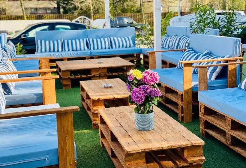 Aamiaismajoitus (B&B) Villa My Lake