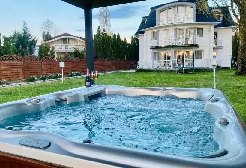 Aamiaismajoitus (B&B) Villa My Lake