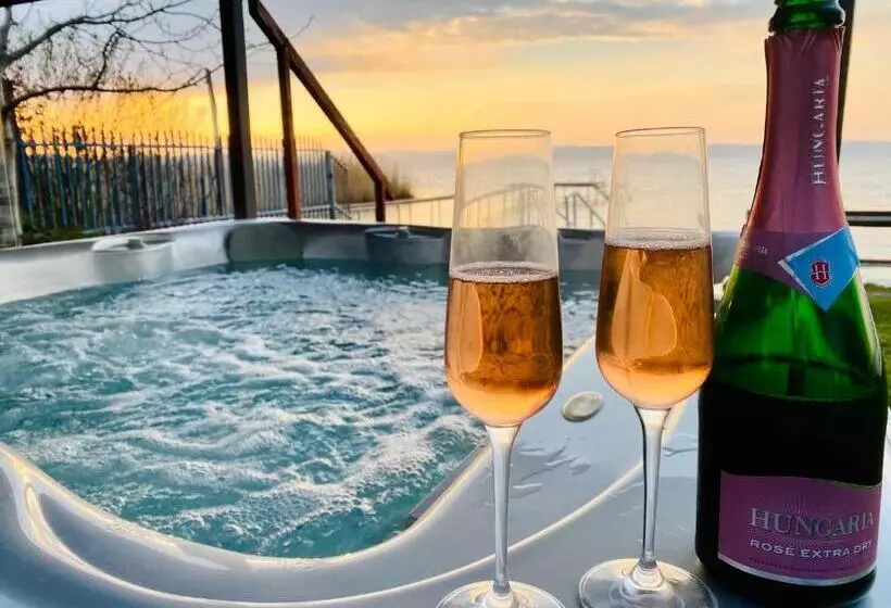 Aamiaismajoitus (B&B) Villa My Lake