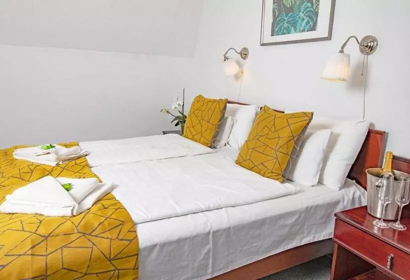 Aamiaismajoitus (B&B) Villa My Lake