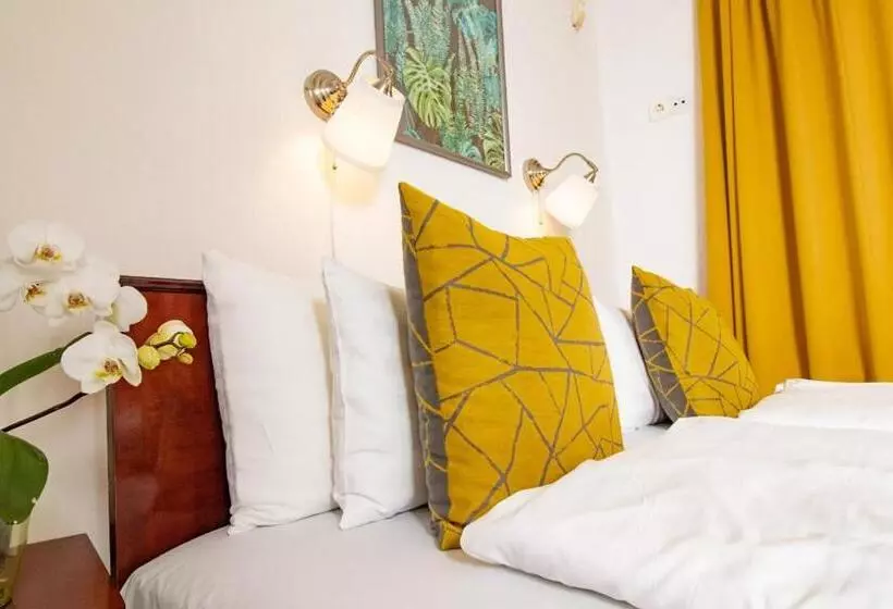 Aamiaismajoitus (B&B) Villa My Lake