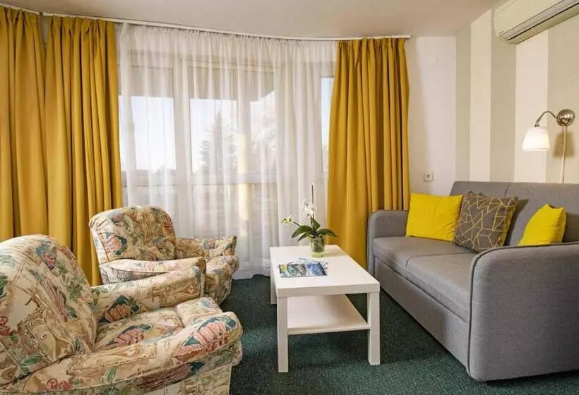 Aamiaismajoitus (B&B) Villa My Lake