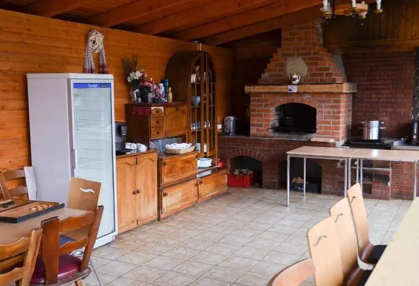 Casute In Copac & Case A Frame