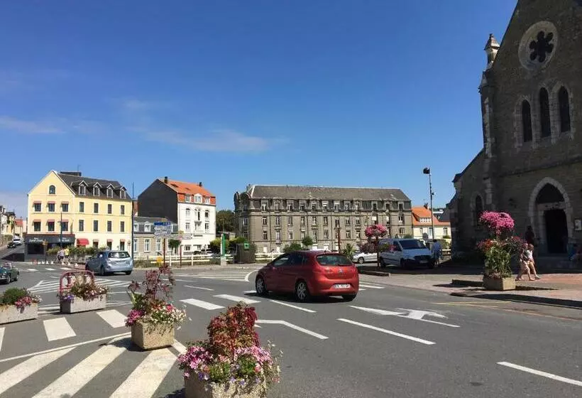 Chambre Tout Confort Avec Commodités Espace Repas Wifi Parking