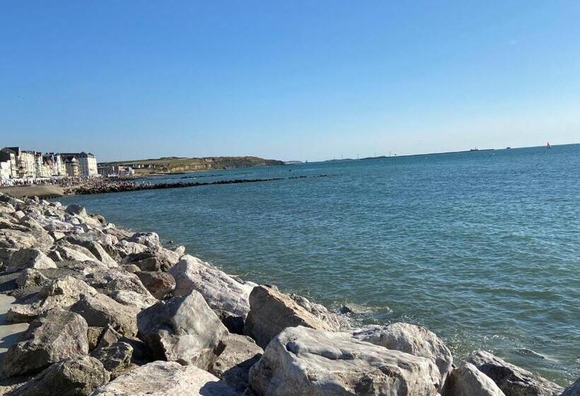 Chambre Tout Confort Avec Commodités Espace Repas Wifi Parking