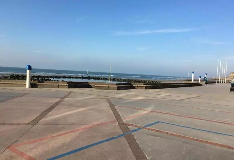 Chambre Tout Confort Avec Commodités Espace Repas Wifi Parking