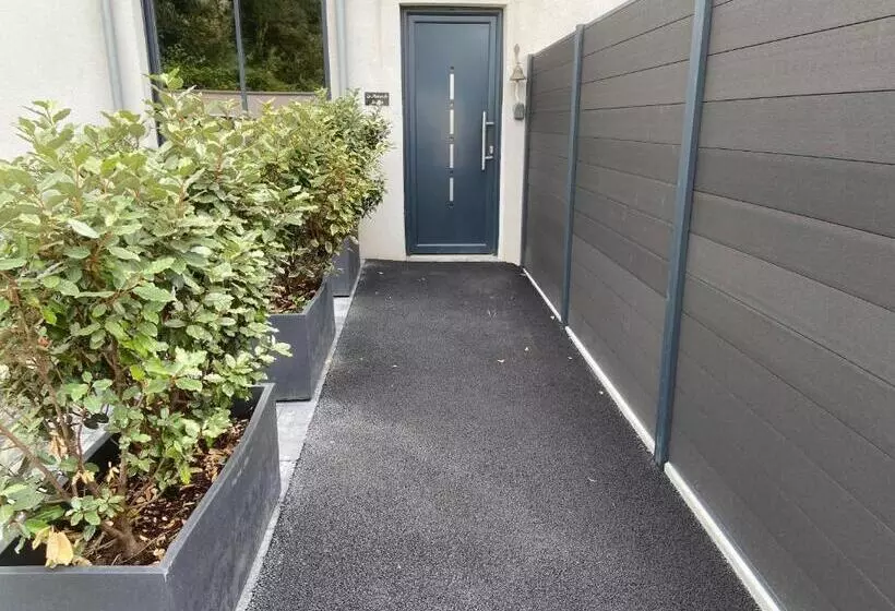 Chambre Tout Confort Avec Commodités Espace Repas Wifi Parking