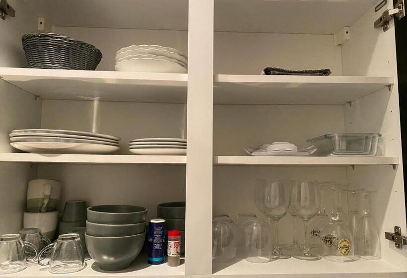 Chambre Tout Confort Avec Commodités Espace Repas Wifi Parking