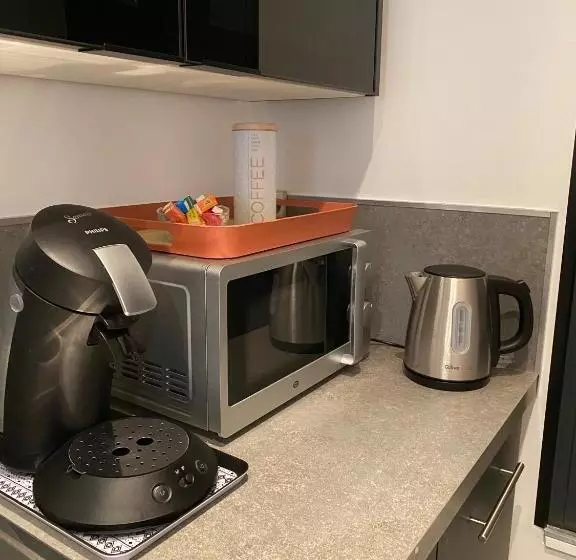 Chambre Tout Confort Avec Commodités Espace Repas Wifi Parking