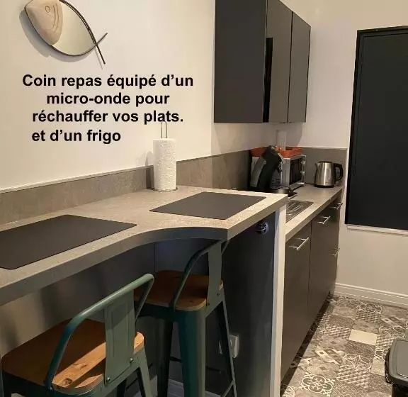 Chambre Tout Confort Avec Commodités Espace Repas Wifi Parking