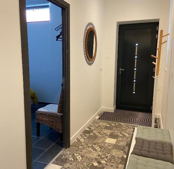 Chambre Tout Confort Avec Commodités Espace Repas Wifi Parking