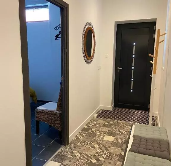 Chambre Tout Confort Avec Commodités Espace Repas Wifi Parking