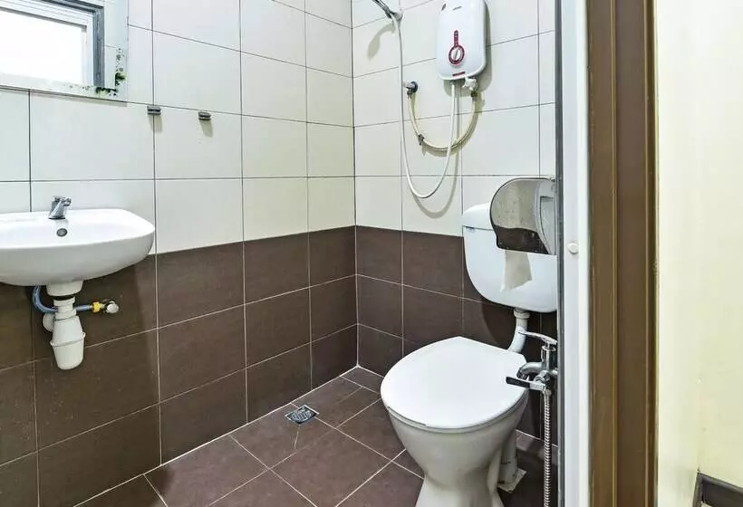 Hotelli Spot On 90928 Wisma Asri Putra Syariah