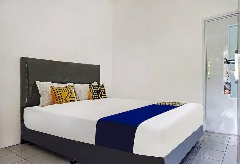 Hotelli Spot On 90928 Wisma Asri Putra Syariah