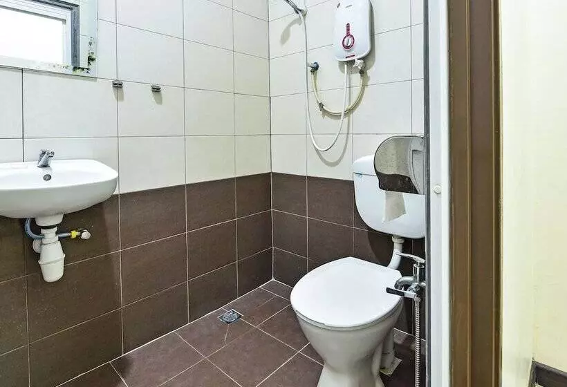 Hotelli Spot On 90928 Wisma Asri Putra Syariah