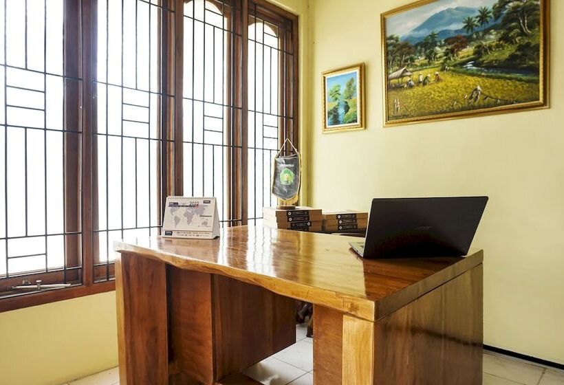 Szálloda Spot On 90928 Wisma Asri Putra Syariah