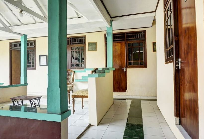 Szálloda Spot On 90928 Wisma Asri Putra Syariah