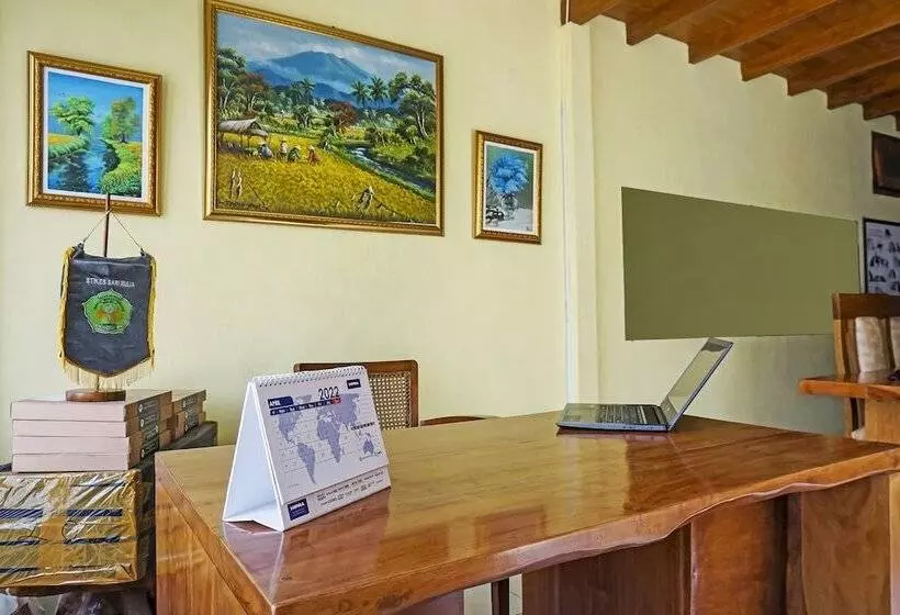 Hotelli Spot On 90928 Wisma Asri Putra Syariah