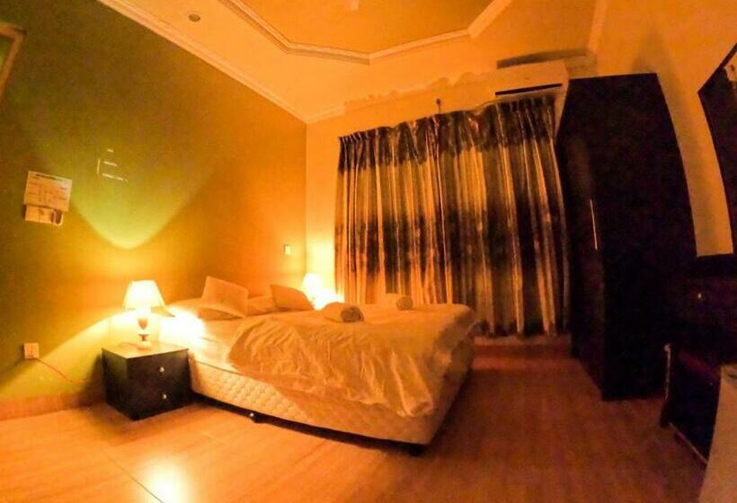 پانسیون Fizys Lodge