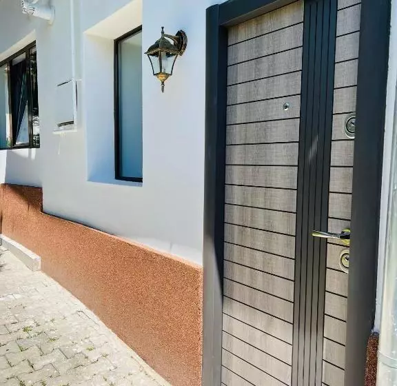 Apartament In Regim Hotelier Queen Medias