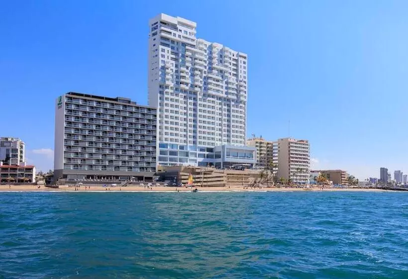 ホテル Courtyard By Marriott Mazatlan Beach Resort