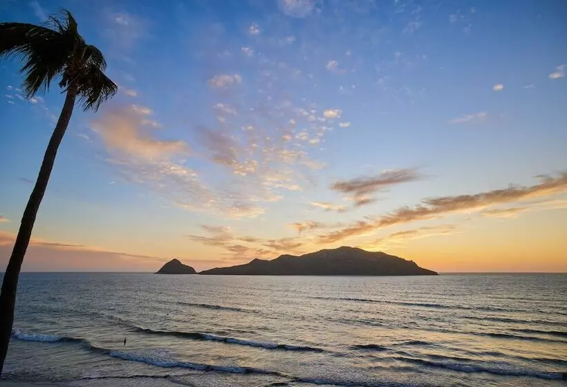 ホテル Courtyard By Marriott Mazatlan Beach Resort