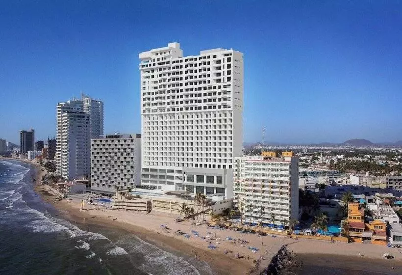 ホテル Courtyard By Marriott Mazatlan Beach Resort