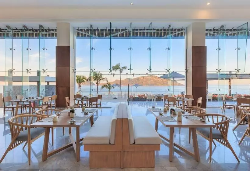 ホテル Courtyard By Marriott Mazatlan Beach Resort
