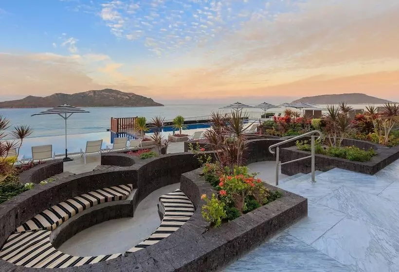 ホテル Courtyard By Marriott Mazatlan Beach Resort