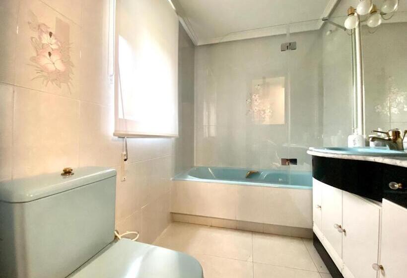 Housing León Casa Con Jardín